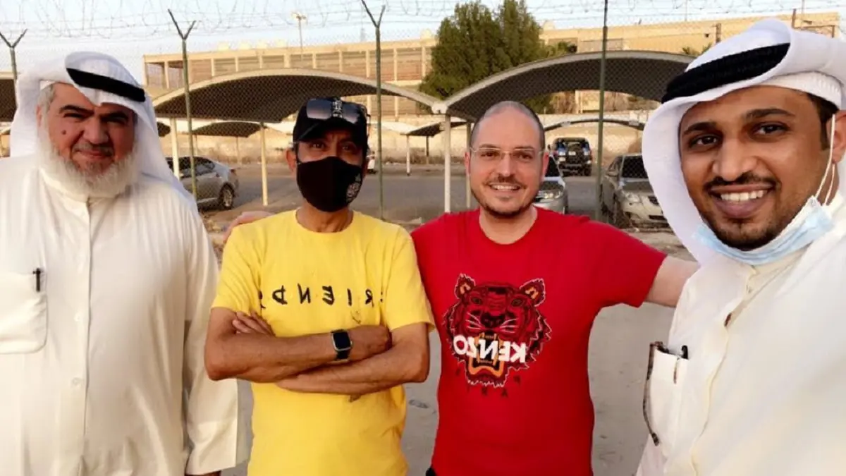 الكويت .. الإفراج عن الناشط عبدالله فيروز عقب قضائه 8 أعوام في السجن والإبعاد