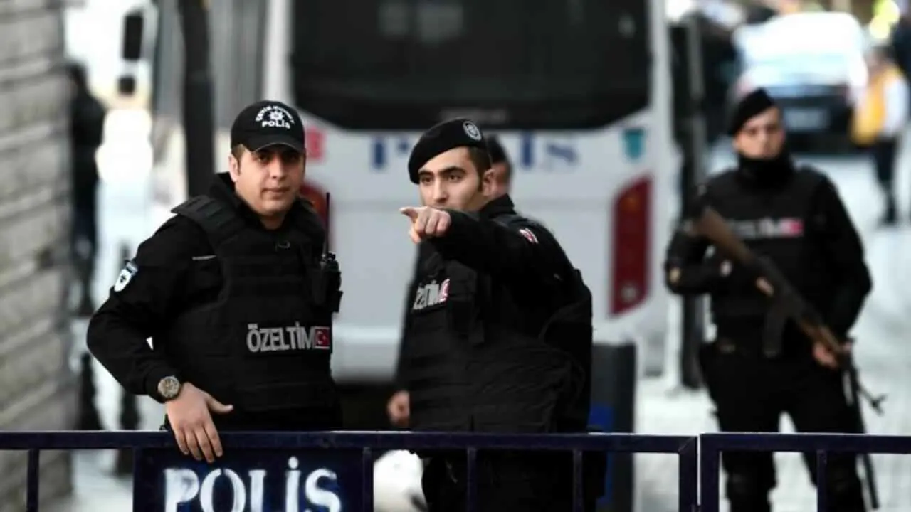 العثور على جثتي مراهقَين هولنديَين في فندق بإسطنبول