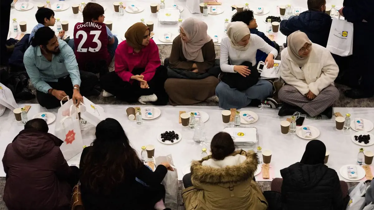 للعام الثاني تواليا.. أستون فيلا ينظم إفطاراً جماعياً للمسلمين في شهر رمضان