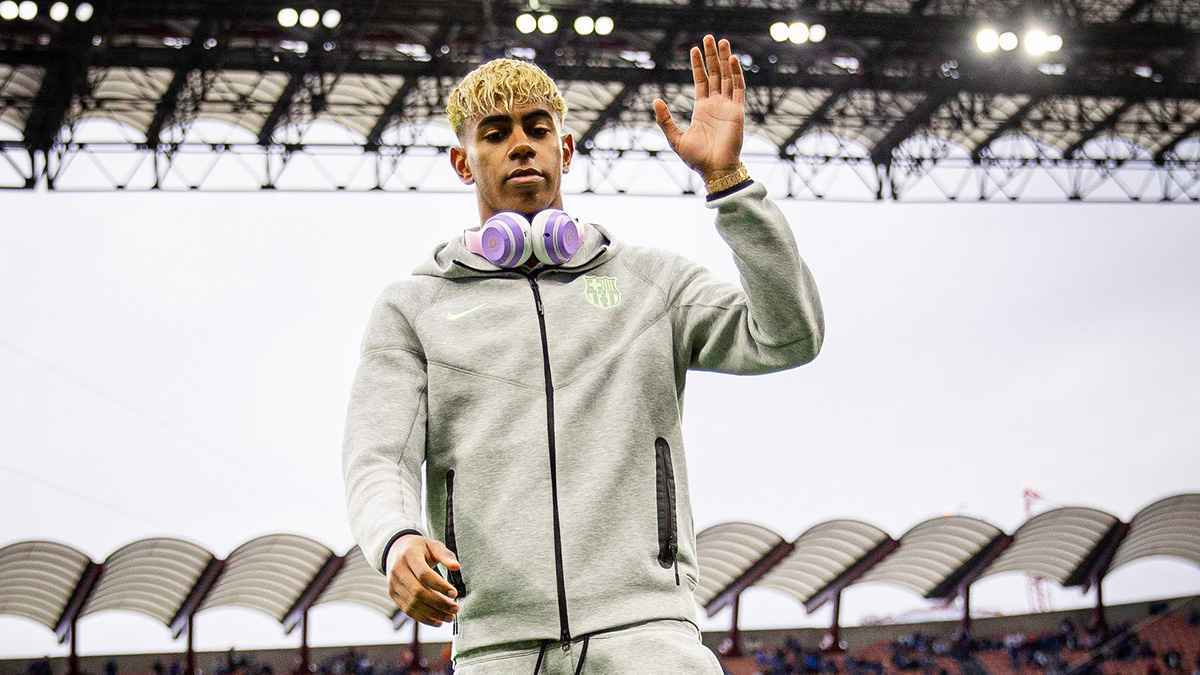 فتاة تفاجئ لامين يامال بـ”طلب غريب” في الشارع (فيديو) | إرم نيوز