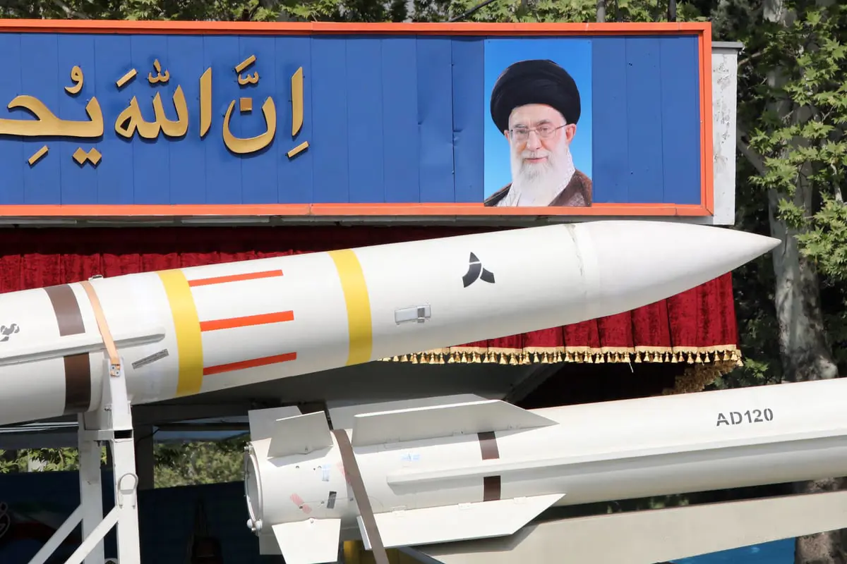 وول ستريت جورنال: الخوف من السلاح النووي يكبح إيران وإسرائيل