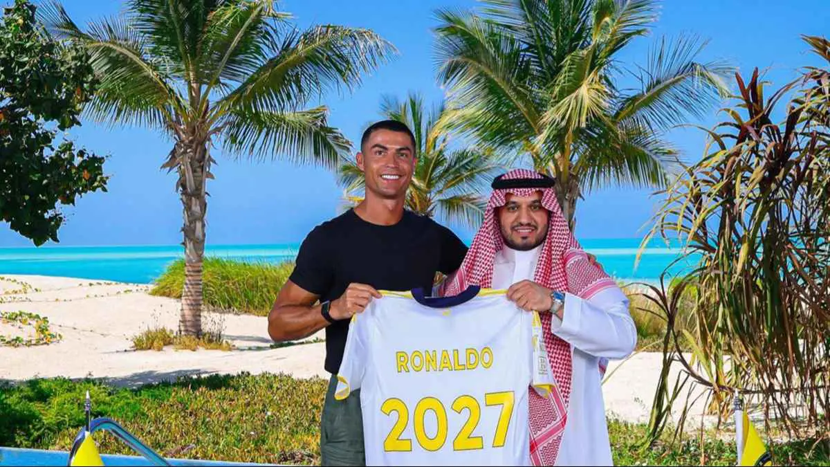 النصر يبيع قمصان رونالدو في 70 دولة ويحقق دخلا خرافيا