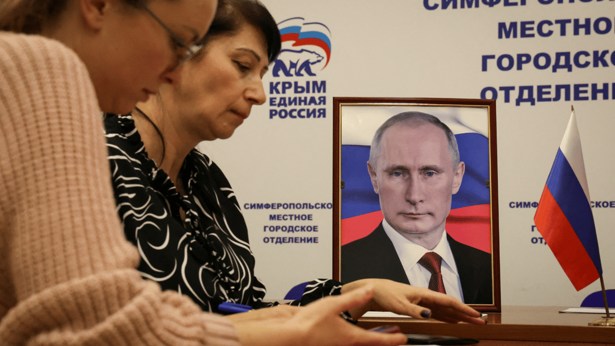 استطلاع روسي: بوتين يحظى بثقة 79% من المواطنين