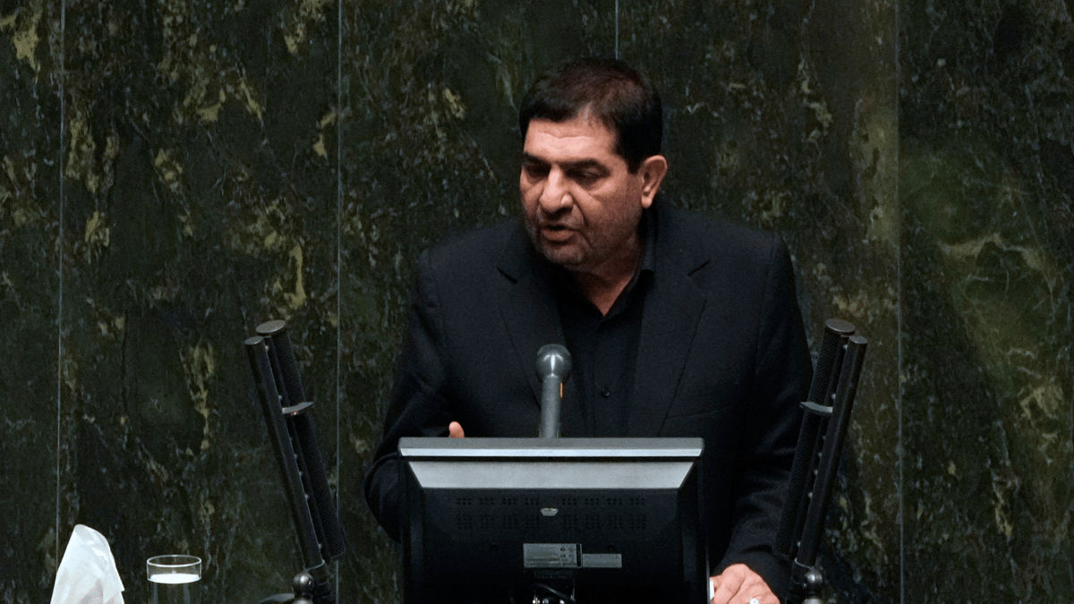 الرئيس الإيراني المؤقت يلقي أول خطاب له منذ تسلمه المنصب