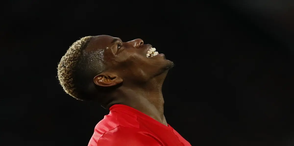 مورينيو يفسر الأزمة التي يعاني منها بوغبا بسبب لقب "أغلى لاعب في العالم"