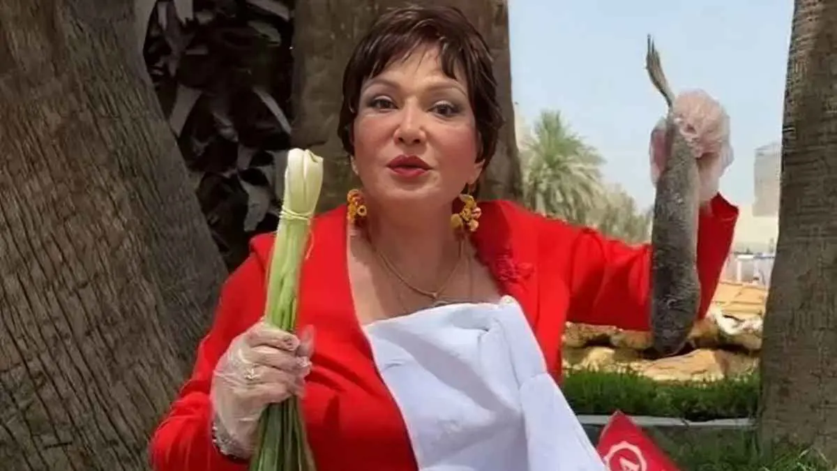 كيف علقت لبلبة على فيديو الفسيخ والبصل؟