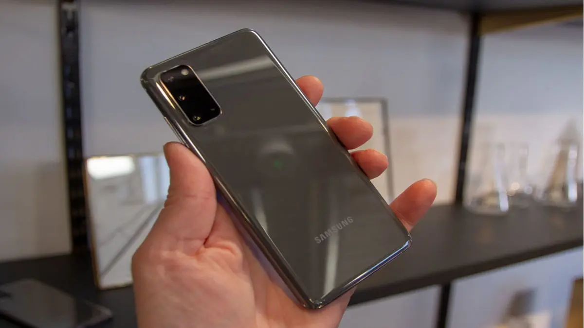 قبل يوم من إطلاقه.. تعرف على سعر ومواصفات أصغر طراز من Galaxy S20