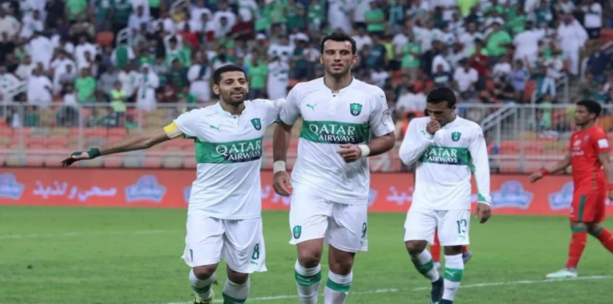 قائد الأهلي السعودي: بدأت أفكر في الاعتزال