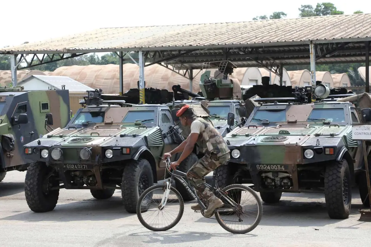 فرنسا تعتزم تخفيض وجودها العسكري غرب أفريقيا 