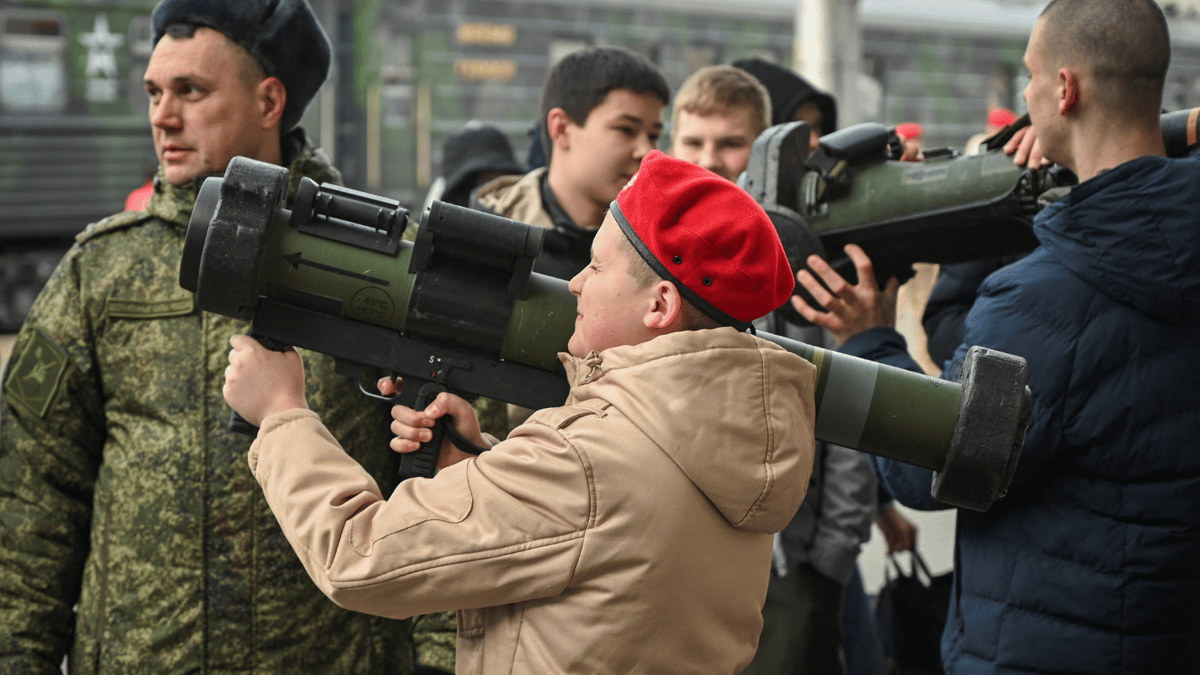 السلاح الأوكراني "الذكي".. عثر على بن لادن وأربك الروس