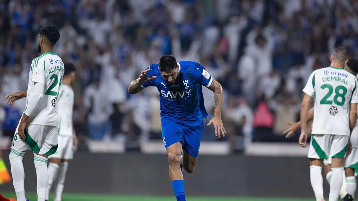 تصديات ياسين بونو تقود الهلال لنهائي السوبر السعودي (فيديو)