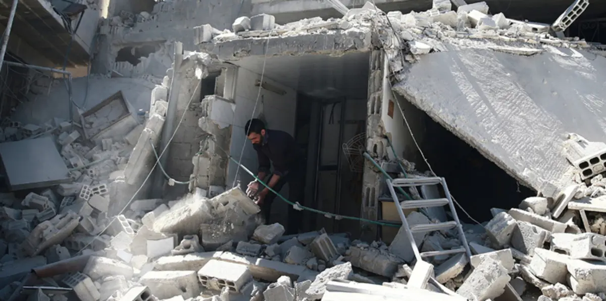 18 قتيلًا بينهم 5 أطفال في غارة على إدلب