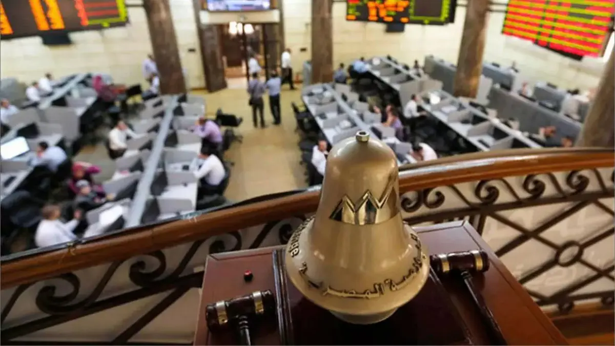 البورصة المصرية تغلق على خسارة مليار دولار
