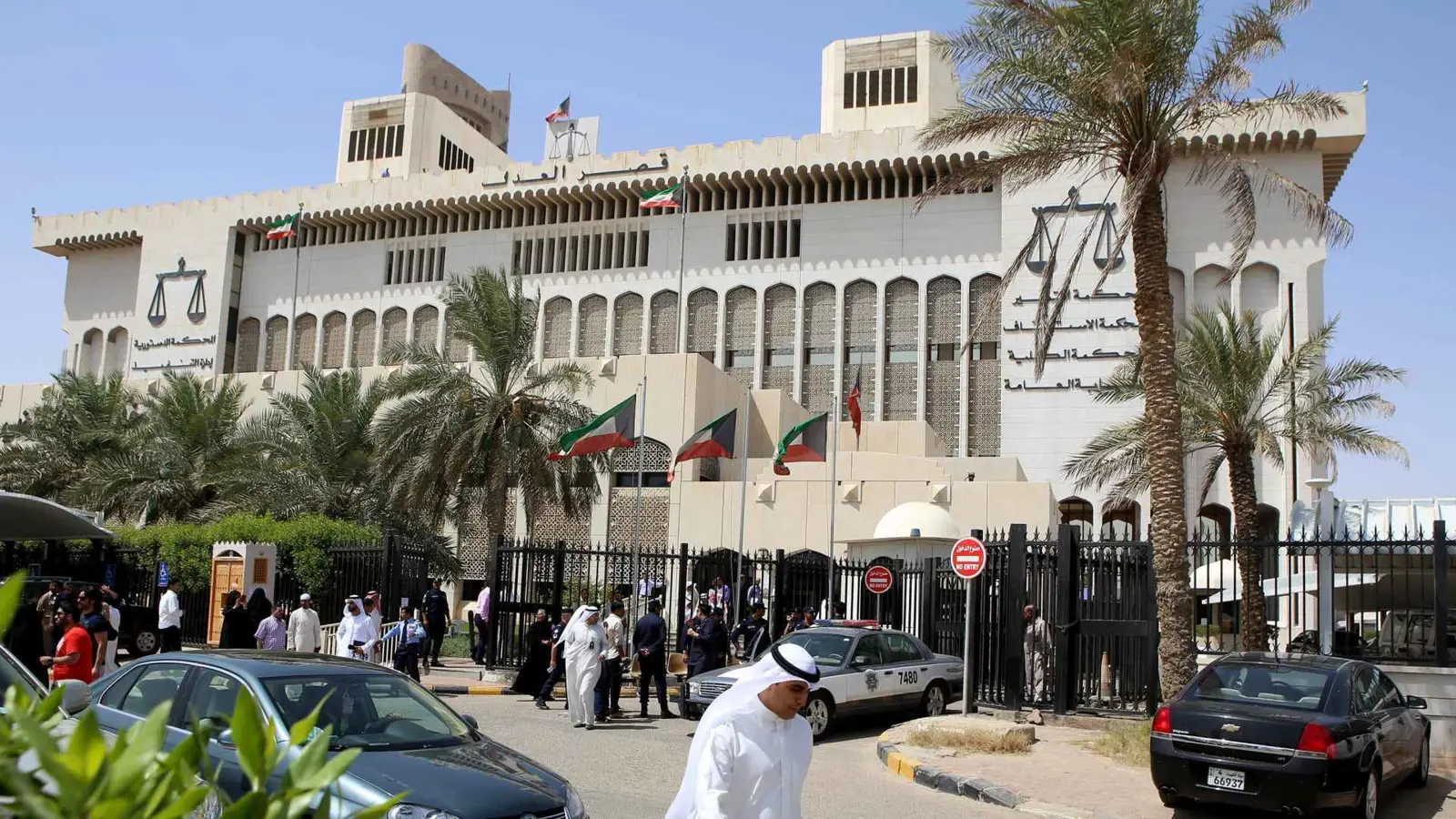 الكويت.. المؤبد لمتهم حول شقته لمزرعة من الماريغوانا