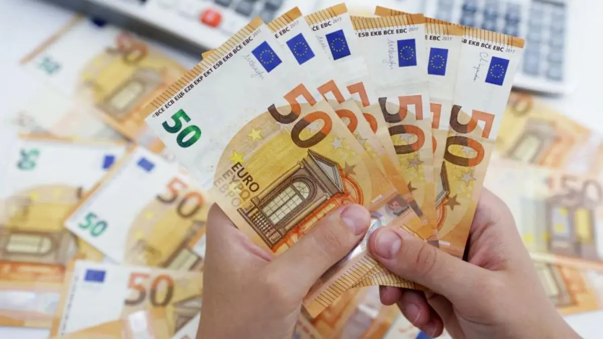 اليورو يقفز لأعلى مستوى مقابل الدولار منذ 3 أسابيع