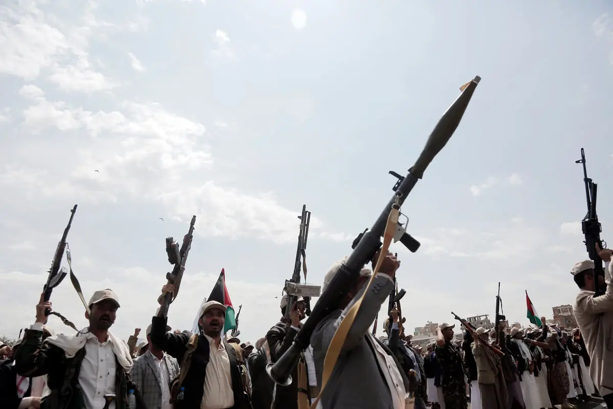 بعد قطع الحوثيين صلاة التراويح.. قتيل وجرحى في اشتباكات مسلحة بصنعاء‎