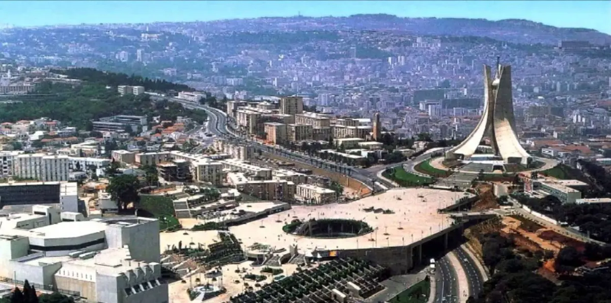 نفت فرض ضرائب.. الحكومة الجزائرية تؤجل رفع الدعم عن الفقراء