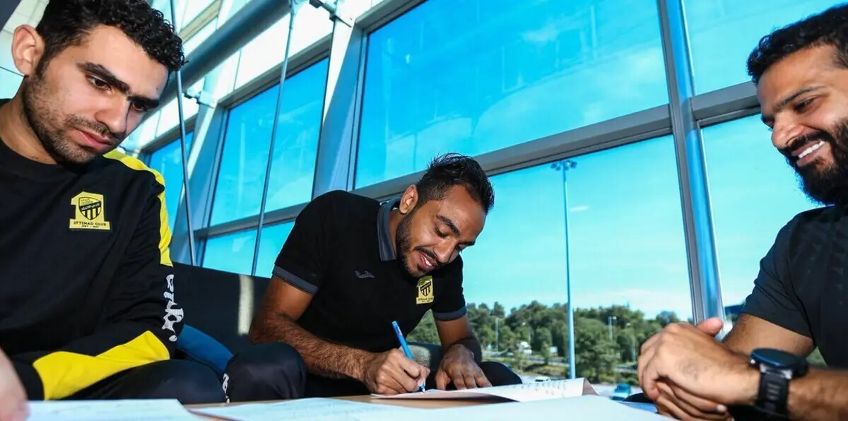 رسميًا.. نادي الاتحاد السعودي يجدد عقدي كهربا وربيع السفياني