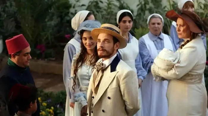 من مسلسل "عائلة شاكر باشا"