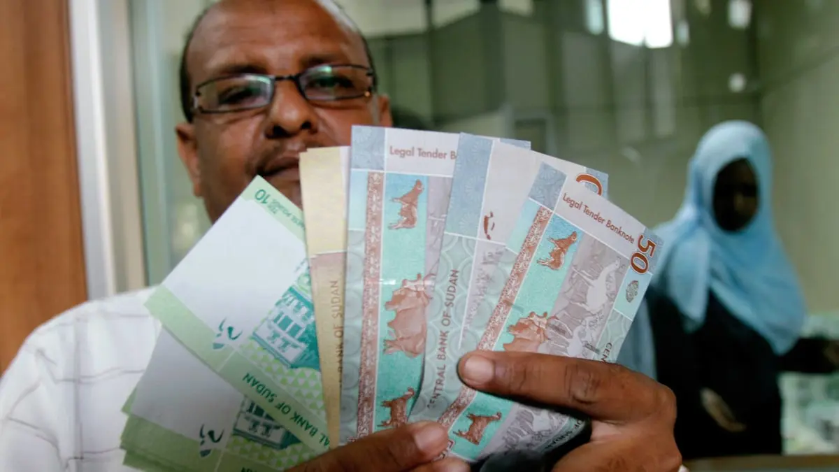 السودان.. تراجع 80% من نشاط تجارة العملات في السوق السوداء