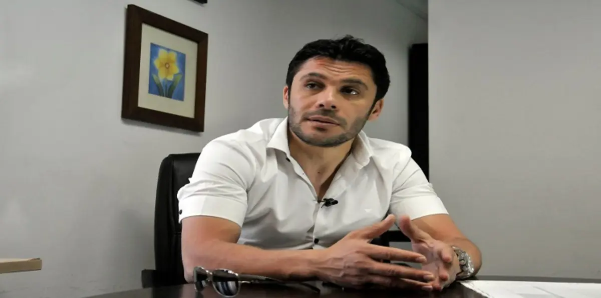أحمد حسن يكشف تفاصيل أولى تجاربه الفنية (فيديو)