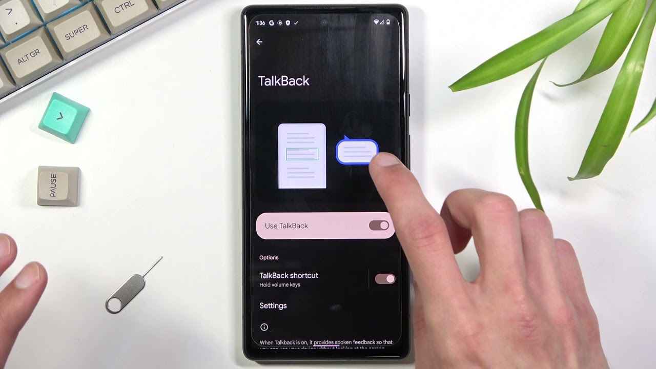 TalkBack ميزة جديدة وذكية من غوغل للمكفوفين وضعاف البصر | إرم نيوز
