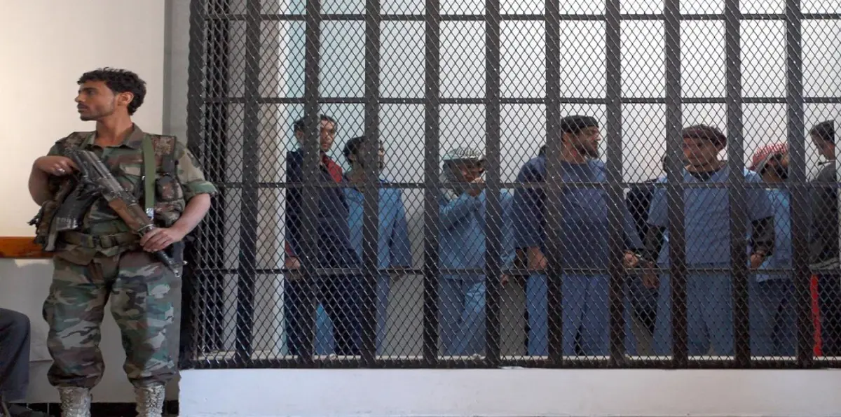 الحوثيون يصدرون قرارًا بـ"العفو" عن صحفي محكوم بالإعدام