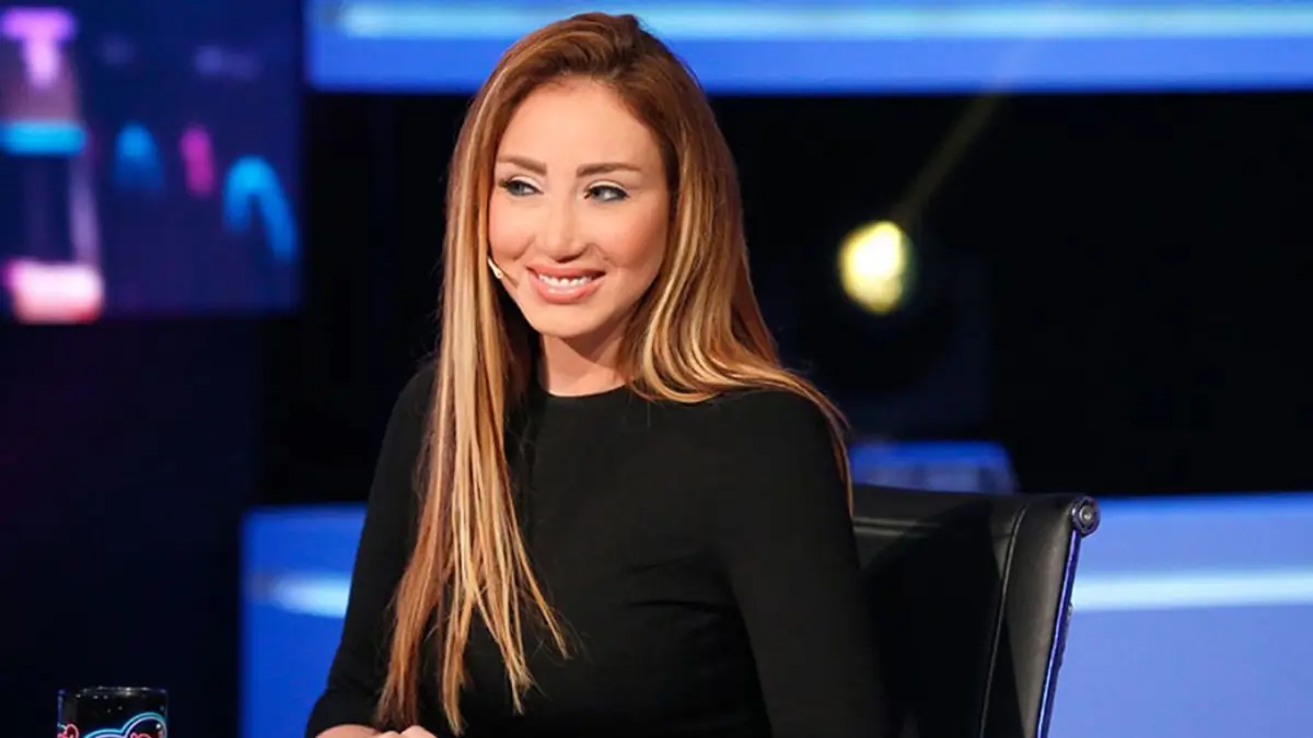 ريهام سعيد تصاب ببكتيريا في الوجه وتخضع لجراحة خطيرة