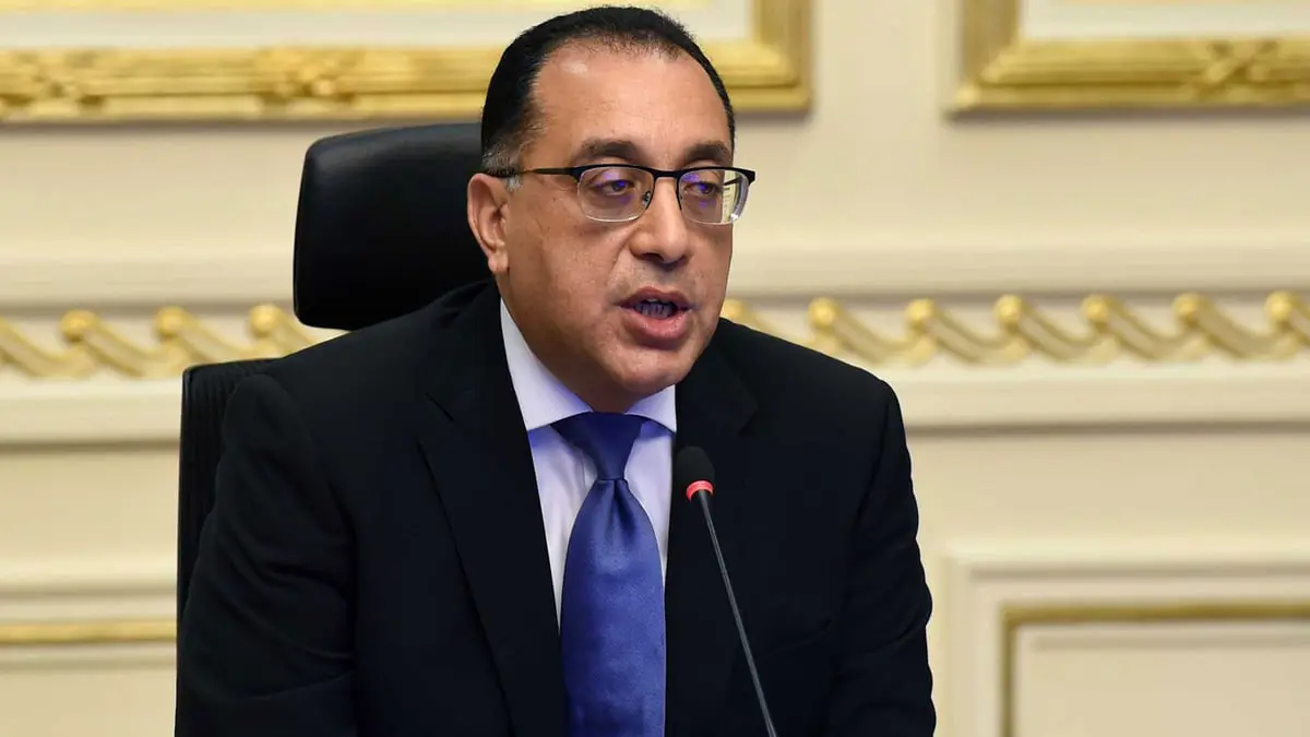 مصر تمنح الجنسية لخمسة سوريين ويمني