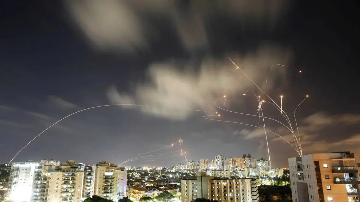للمرة الأولى منذ 4 أشهر.. رشقة صاروخية تستهدف تل أبيب (فيديو)