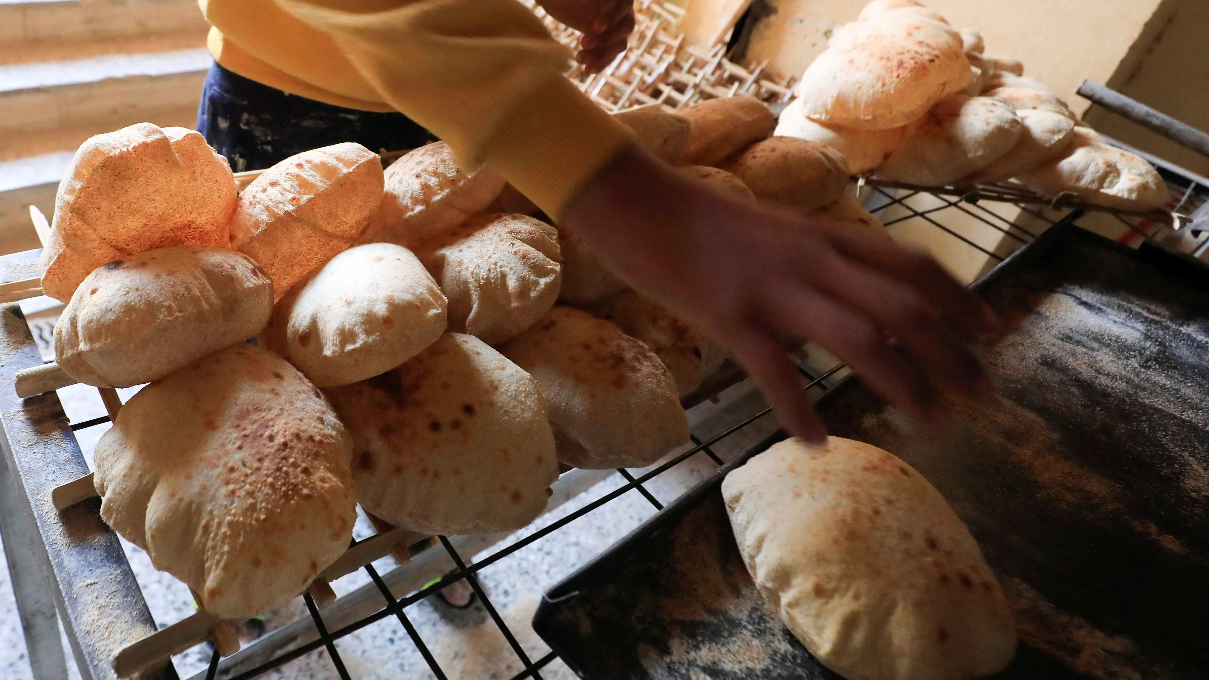 مصر تثبت سعر الخبز المدعوم بعد زيادة أسعار الوقود