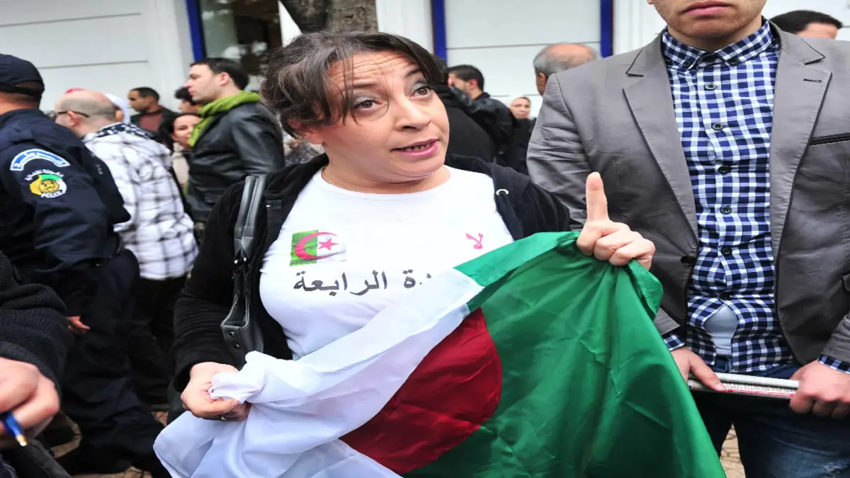 محكمة جزائرية تقضي بحبس الناشطة أميرة بوراوي عامًا نافذًا