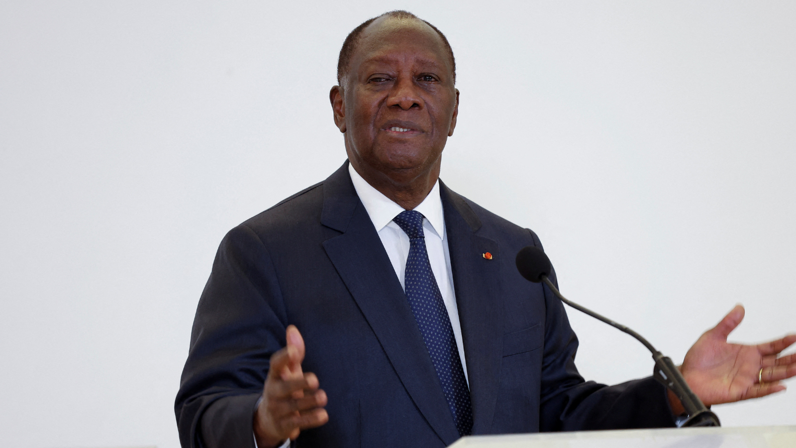اتهام رئيس ساحل العاج بتحويل بلاده ملجأً للقوات الغربية "المطرودة"