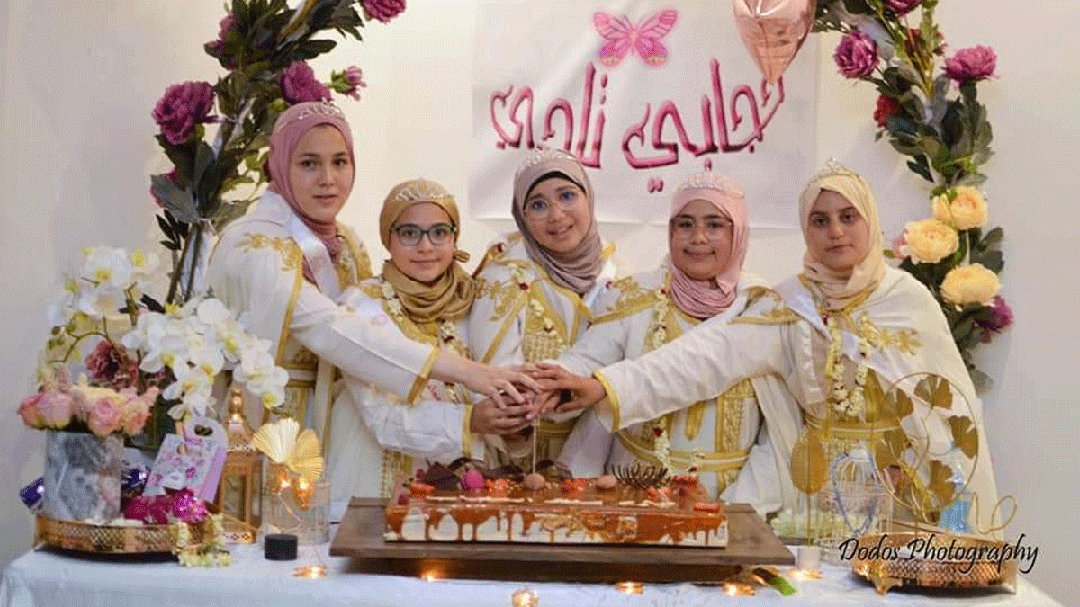 تونس.. احتفال مدرسي بارتداء تلميذات قاصرات للحجاب يثير جدلا واسعا