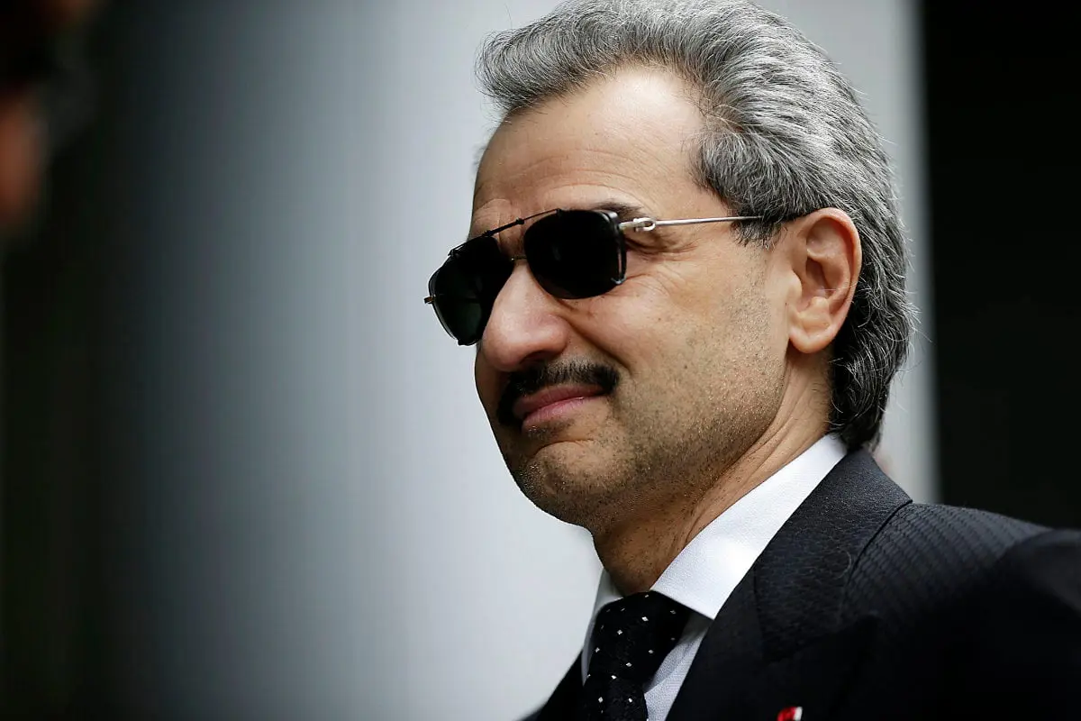 الوليد بن طلال ينحي جانبا خلافاته مع ترامب ويتطلع للقائه
