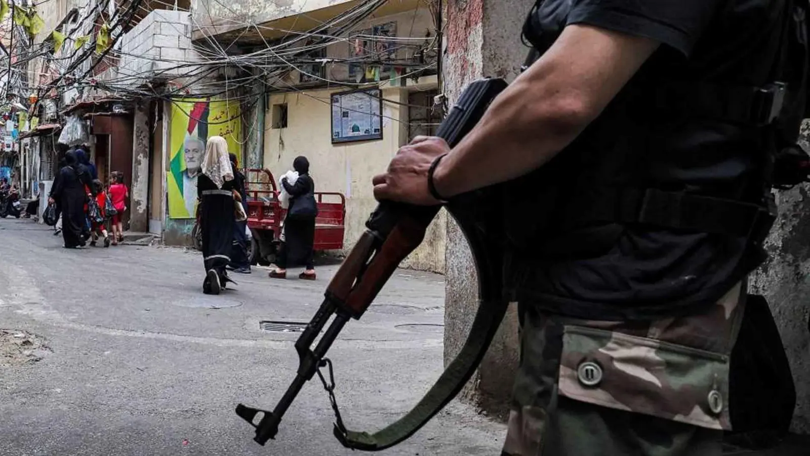 نزع سلاح المخيمات في لبنان مُهدّد.. هل يُسحب بالقوة؟
