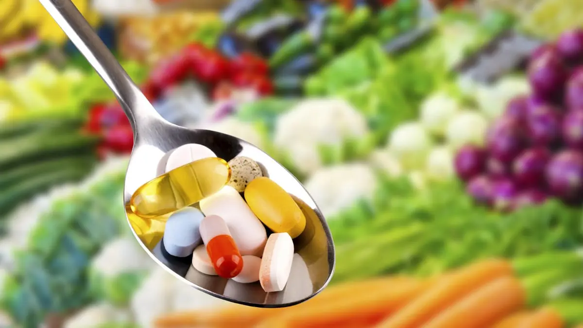 خبيرة تغذية تحذر من مخاطر الإفراط في تناول الفيتامينات