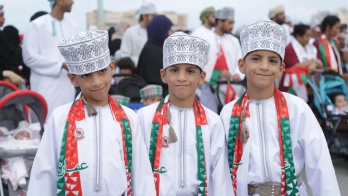 سلطنة عُمان .. 3 آلاف توأم في مهرجان بمسقط (فيديو)