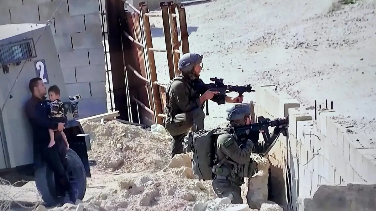الجيش الإسرائيلي يعتقل فلسطينيين اثنين بتهمة قتل مستوطن في أريحا