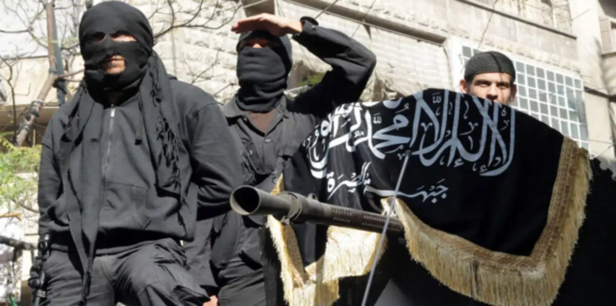 "هيئة تحرير الشام" المرتبطة بالقاعدة تفلت من قوائم الإرهاب في كندا