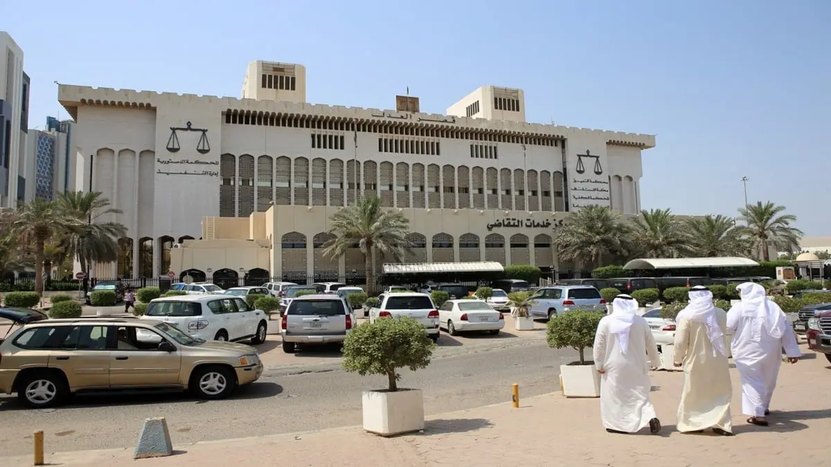 الكويت.. سجن ابن مطرب شهير سنتين لاعتدائه على رجل أمن