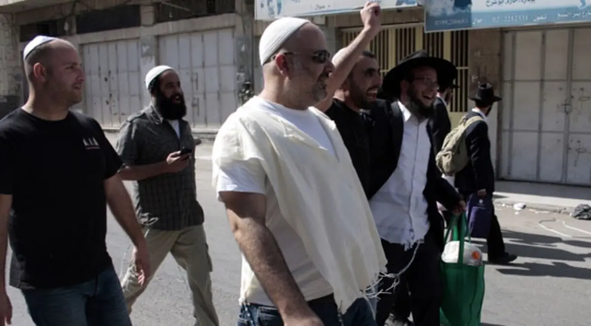 مستوطنون يعتدون على الفلسطينيين في القدس