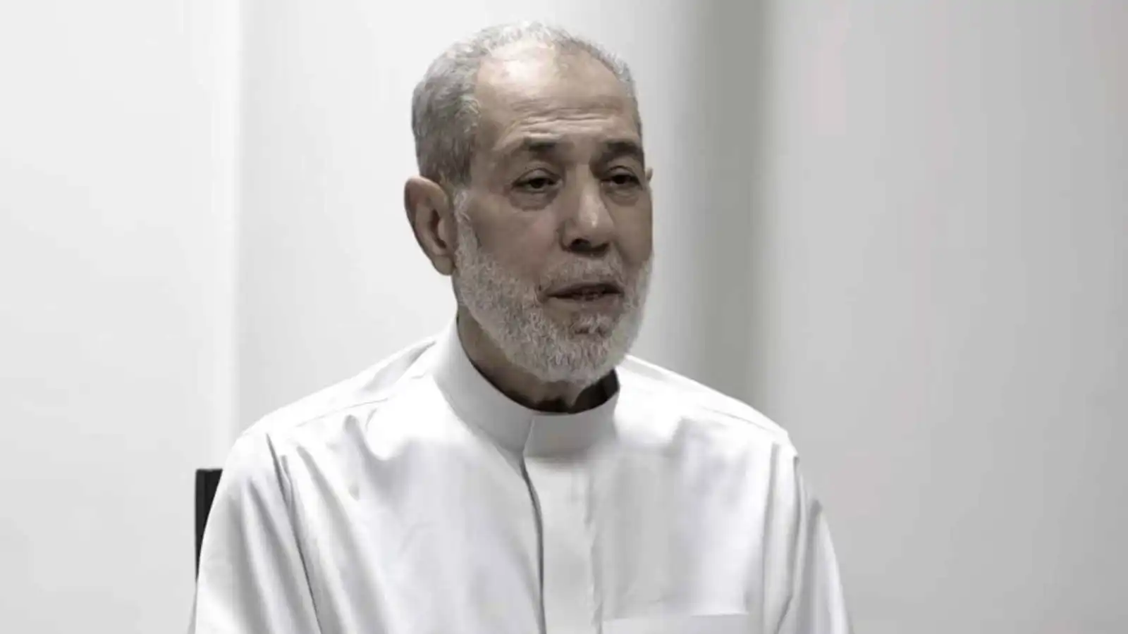 مفتي سوريا السابق أحمد حسون أمام التحقيق