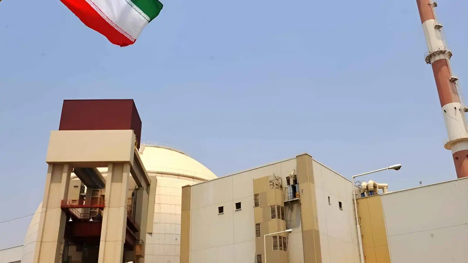 إيران تجري مباحثات مع الترويكا الأوروبية لتجنب العقوبات