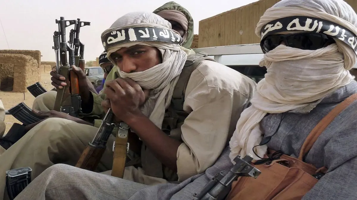 مالي.. جماعة "نصرة الإسلام والمسلمين" تحتجز جنوداً رهائن