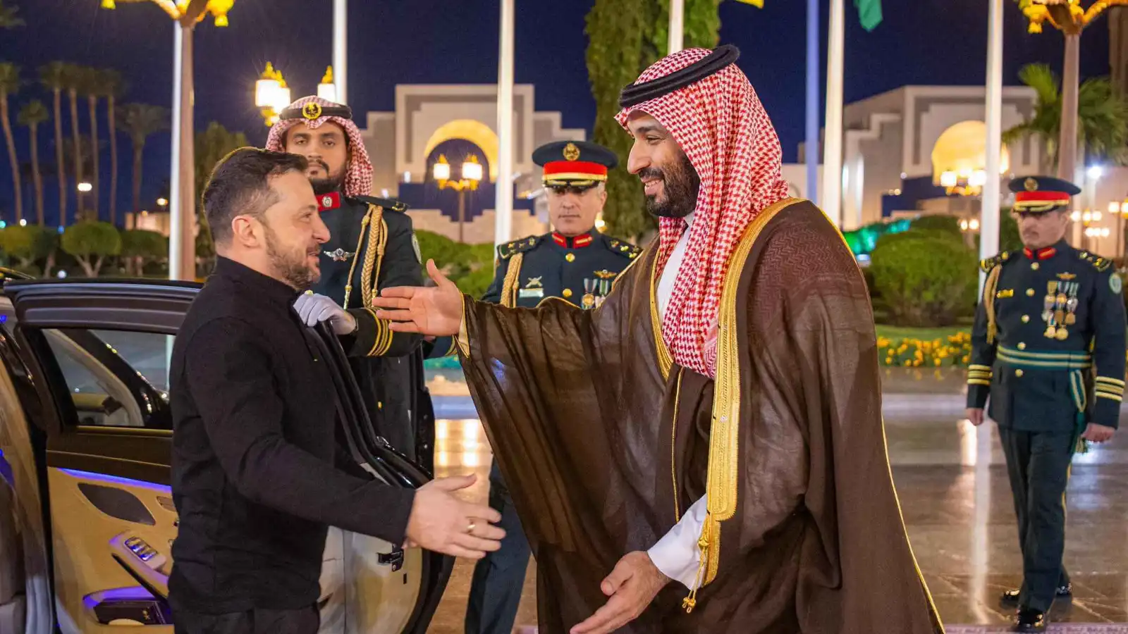 ولي عهد السعودية وزيلينسكي في لقاء سابق بالرياض