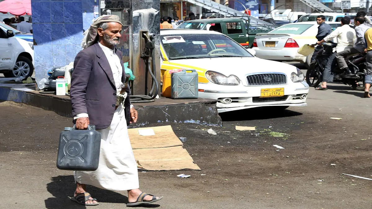 الحوثيون يرفعون أسعار البنزين في مناطق سيطرتهم شمال اليمن 16%