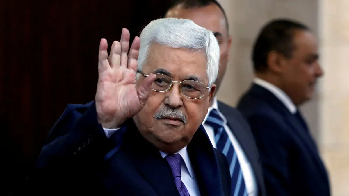 في خطوة نادرة.. عباس يزور مخيمًا للاجئين الفلسطينيين في الضفة الغربية
