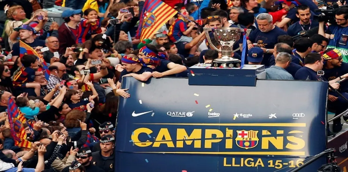 نجوم برشلونة يتألقون في احتفالات صاخبة