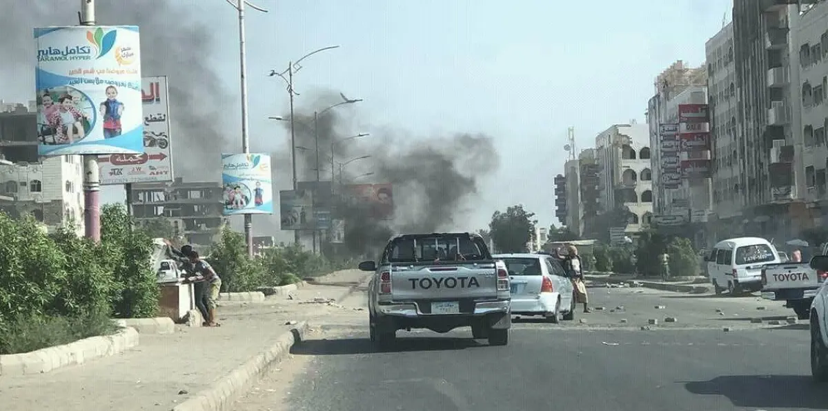 بالفيديو والصور.. احتجاجات في عدن ضد ارتفاع الأسعار وتدهور الريال اليمني